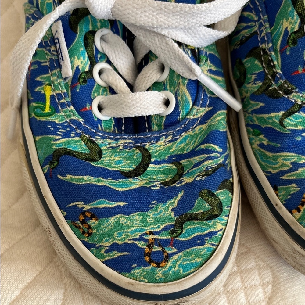Vans Kids Vibrant Blue Jungle Sneakers Size 1 - Picture 2 of 6